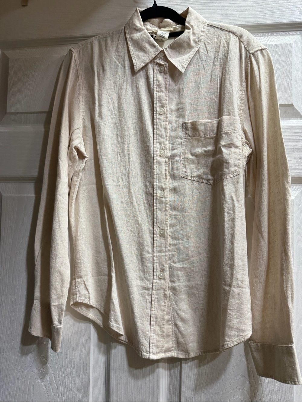 H&M women’s Light Cream Button-Down Shirt new with tags attached